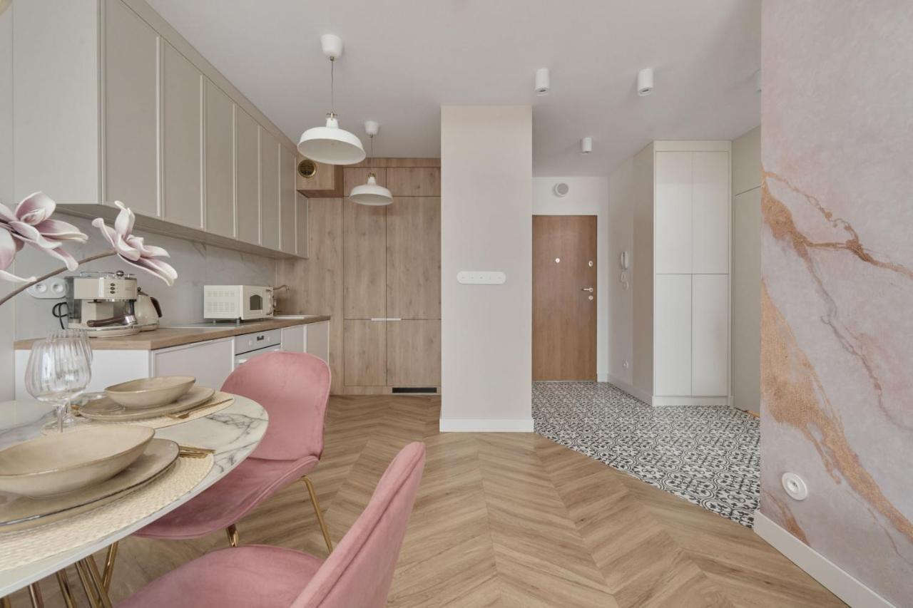 Elegant Apartment With Balcony Krakowska Wroclaw By Renters Prestige Екстериор снимка